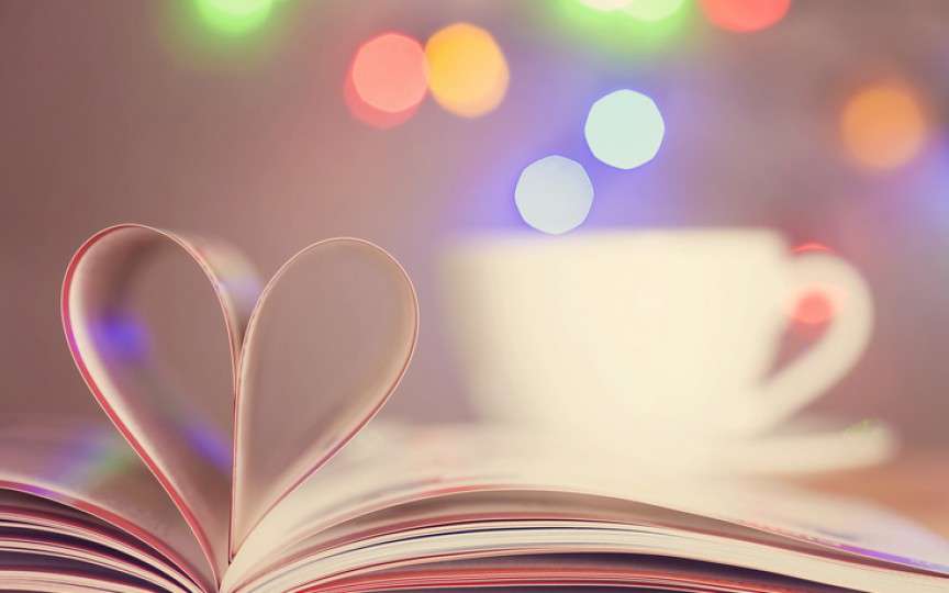 4 cărți romantice care apar în septembrie. Vă vor cuceri din prima!