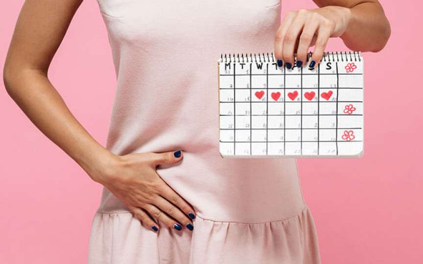 Menstruația poate distruge somnul. Sfaturi pentru a te odihni bine în acea perioadă a lunii