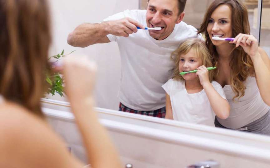 Schimbarea periuţei de dinţi, recomandată după răceli şi gripe