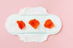 Menstruația urât mirositoare – ce probleme poate ascunde