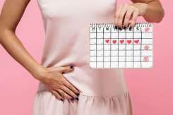 De ce adaugi în greutate când ești la menstruație?