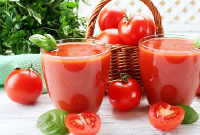 Sucul de roşii – o comoară de vitamine, care ne protejează inclusiv de cancer