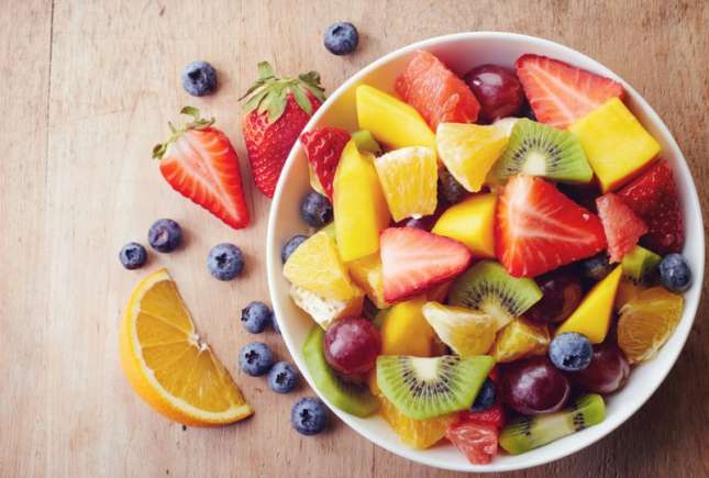 Fructele bogate în colagen și antioxidanţi te întineresc. Cum să le mănânci ca să profiţi de tot ce au mai bun!