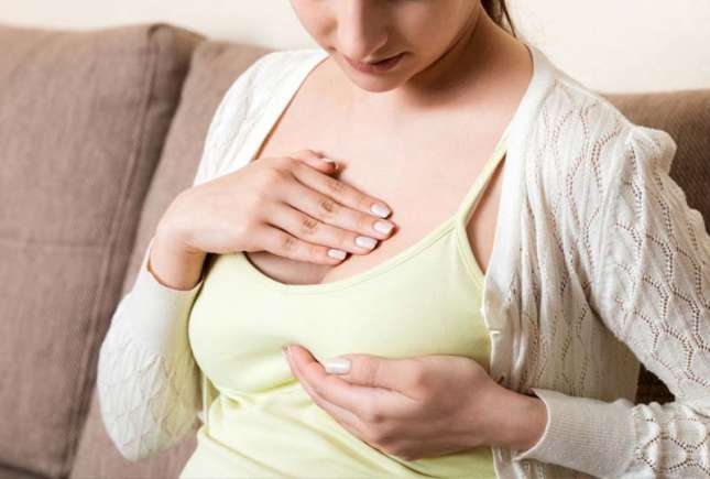 Durerea de sâni după menstruație: Cauze, tratamente și când să ceri ajutor medical