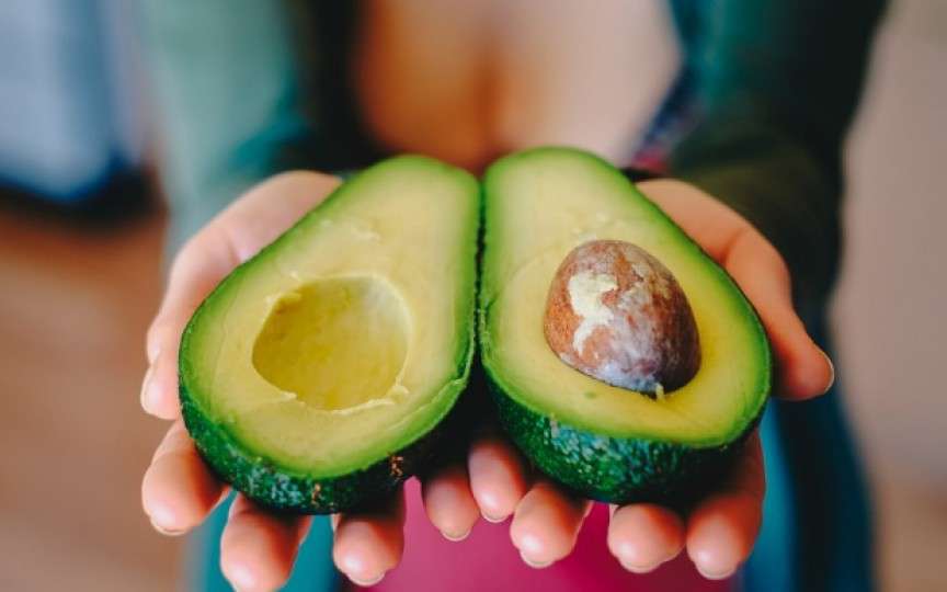 Sâmburele de avocado, mai sănătos decât fructul chiar