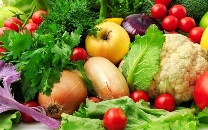 Fructele şi legumele ţin departe cancerul de sân