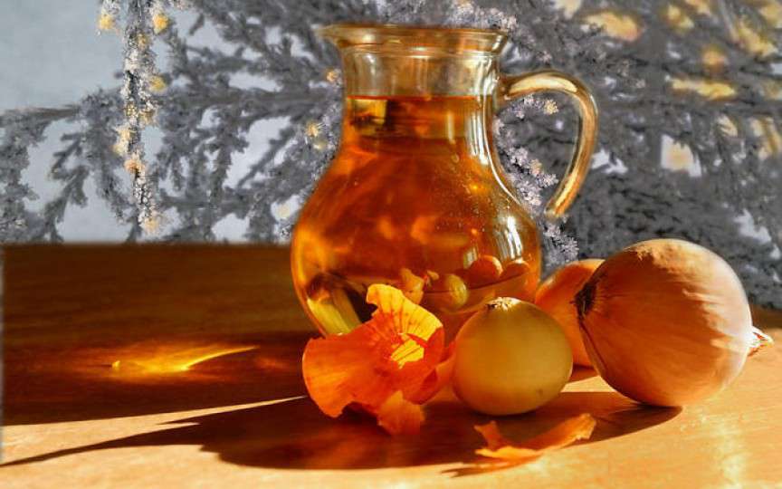 Ceaiul de ceapă, cel mai bun remediu ce te scapă de tuse şi de durerea în gât. Iată cum îl faci bun la gust!
