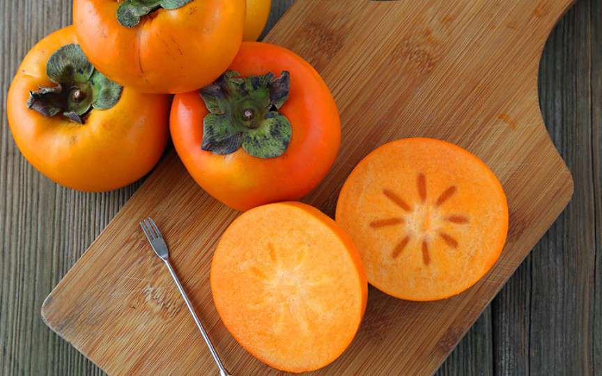 Kaki sau „fructul zeilor”: beneficii și proprietăți