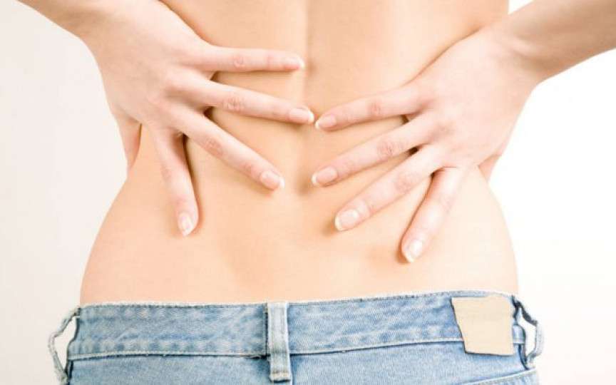 8 obiceiuri zilnice care îți distrug coloana vertebrală