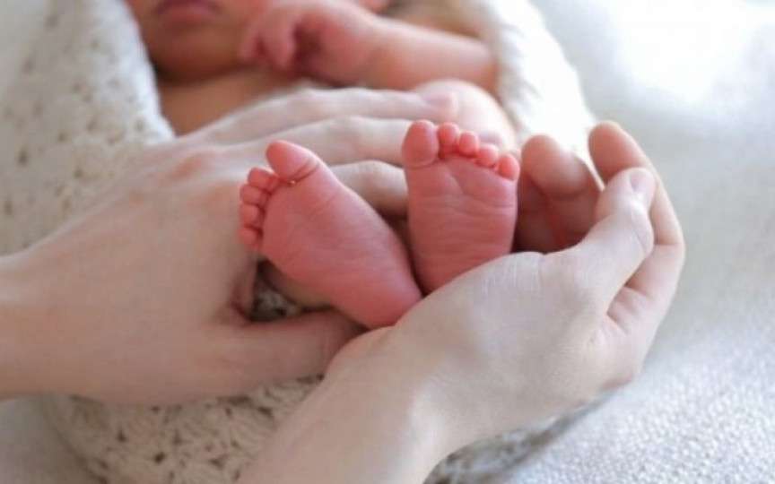 O mamă cu o formă rară de cancer a născut un copil perfect sănătos