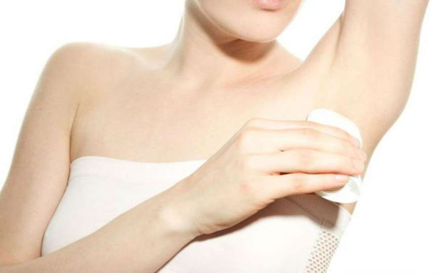 Deodorantul care poate fi folosit inclusiv după epilare, fără efecte negative asupra pielii