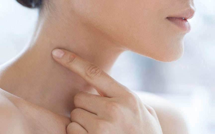 Inelele lui Venus: Cum să scapi de ridurile și pliurile de pe gât în mod eficient și natural