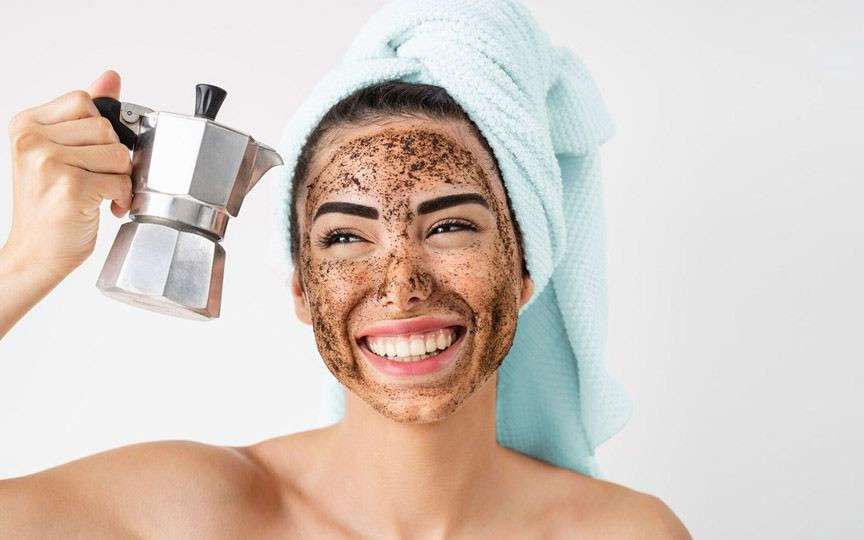 Masca cu cafea: secretul natural pentru un ten luminos și bine oxigenat