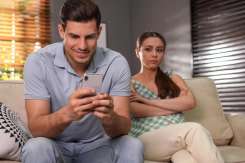 Semne digitale ale infidelității: Ce îți poate arăta telefonul partenerului despre o posibilă trădare
