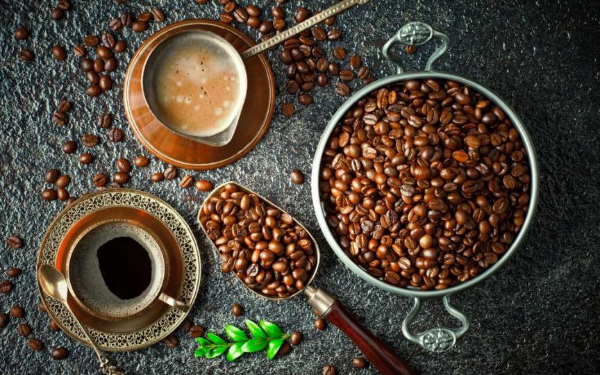 De ce nu este bine să bei cafea dimineața, imediat după trezire. Avertismentul specialiștilor