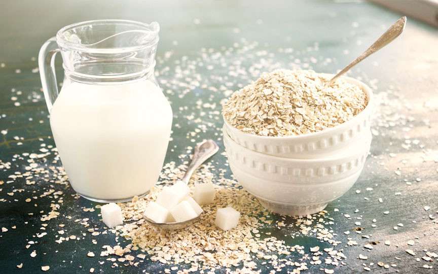 De ce laptele de ovăz nu este cea mai sănătoasă alegere: Adevărul despre carbohidrați, zaharuri și aditivi