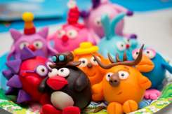 7 beneficii pe care le aduce copilului jocul cu plastilina
