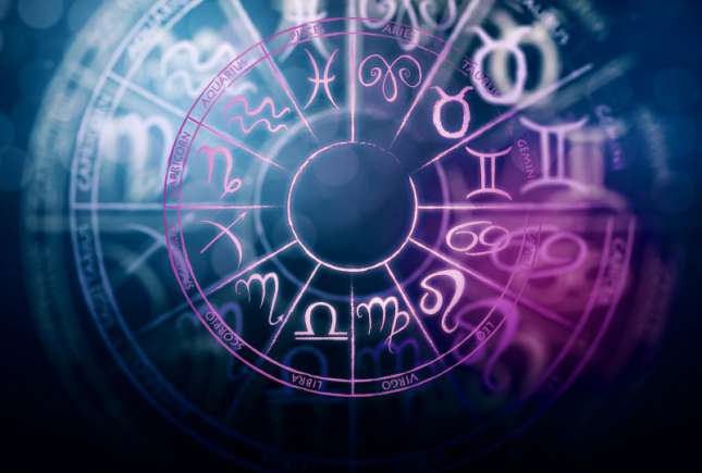 Horoscop săptămâna 2-8 octombrie. Două zodii sunt nevoite să ia o decizie care le poate schimba viața