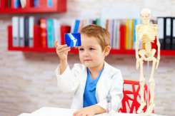 10 factori care pot să afecteze sănătatea oaselor, la copii
