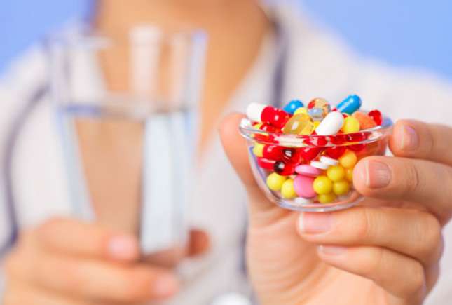 Administrează corect antibioticele! Află cu ce nu trebuie să le combini!