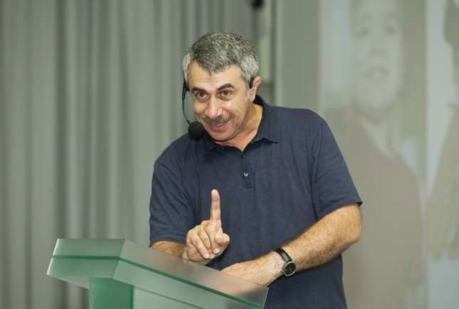 Komarovskii explică din ce cauză poate apărea febră la copii fără alte simptome