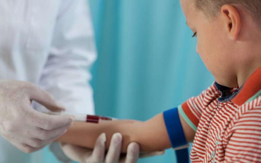 Cum pregătim corect copilul pentru recoltarea analizelor medicale