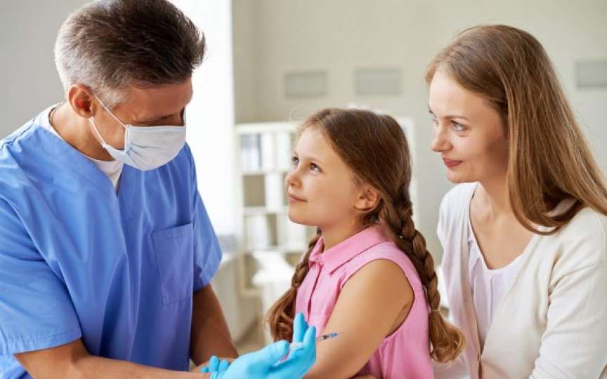 De ce copilul nevaccinat prezintă un pericol chiar și pentru cei vaccinați