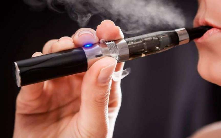 Vaporii țigărilor electronice – foarte toxici pentru copii