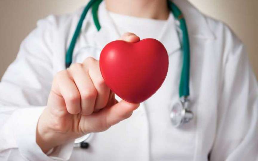 Cardiolog: Durerea în piept la copii, palpitaţiile, colorit specific al buzelor - semne ale unei boli de inimă
