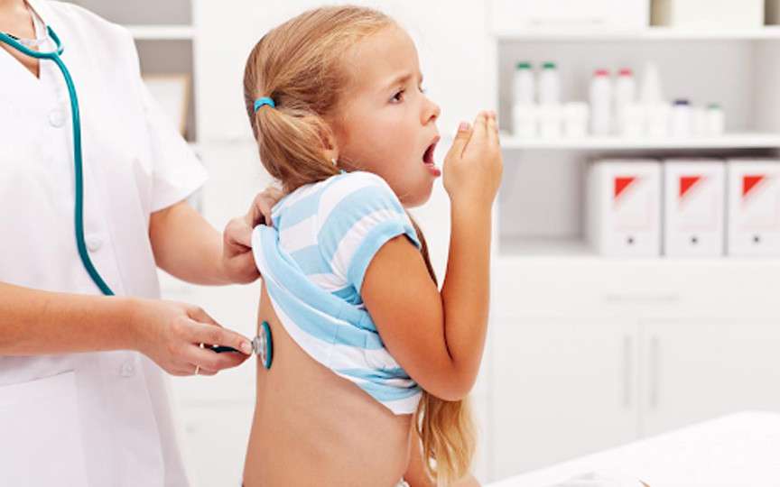 Diferența dintre pneumonia virală și cea bacteriană la copii: simptome, diagnostic și tratament