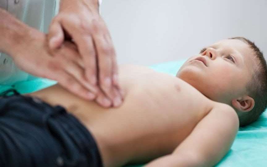 Când să mergi cu copilul la gastroenterolog? Semne care nu trebuie ignorate
