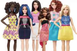 Păpușa Barbie acum mai aproape de realitate. Vezi cum arată