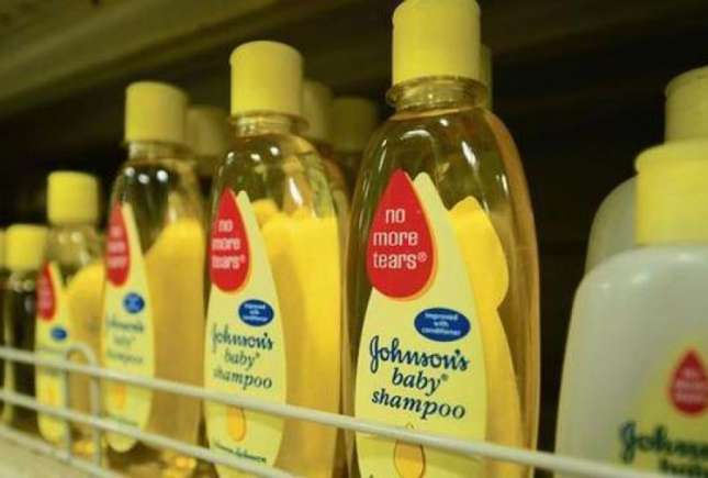 Răspunsul companiei Johnson&Johnson la acuzația că șampoanele pentru bebeluși conțin azbest