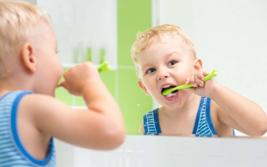 Nou! Pastă de dinți pentru copii 100% naturală