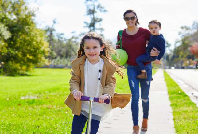 Plimbările în parc cu copiii - cum evităm pericolele?