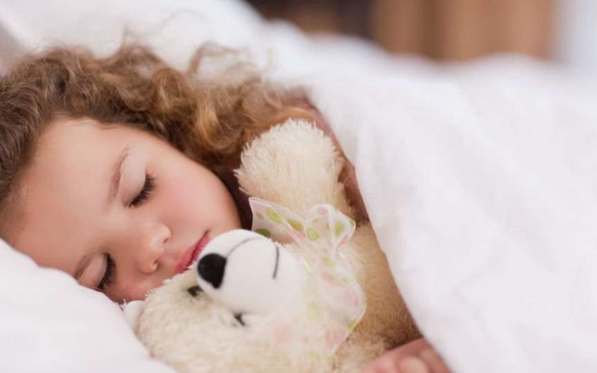Somnul de prânz. Cât trebuie să doarmă copilul la prânz în funcție de vârstă?