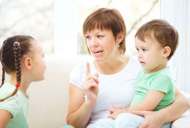 Copilul care îți răspunde înapoi sau te contrazice crește mai independent și mai bine pregătit de viață