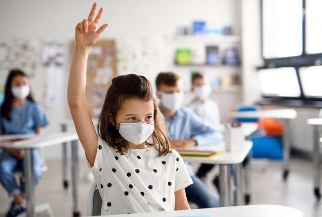 Țările europene au stabilit condițiile în care elevii vor începe școala în toamnă. Măsurile luate de Franța, Italia sau Spania