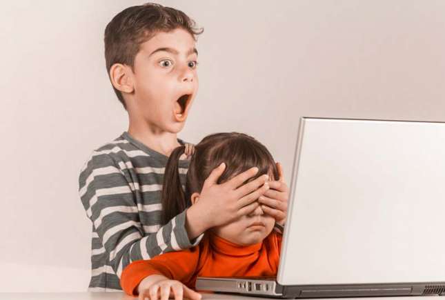 Ghid detaliat pentru siguranța copiilor pe internet: Configurarea controlului parental pe YouTube, Facebook și TikTok