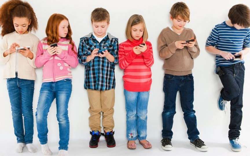 Dependenţa de jocuri video şi tehnologii: 10 lucruri pe care trebuie să le ştie un părinte