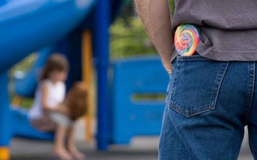 5 reguli de siguranță! Vorbește cu copiii tăi despre străini!