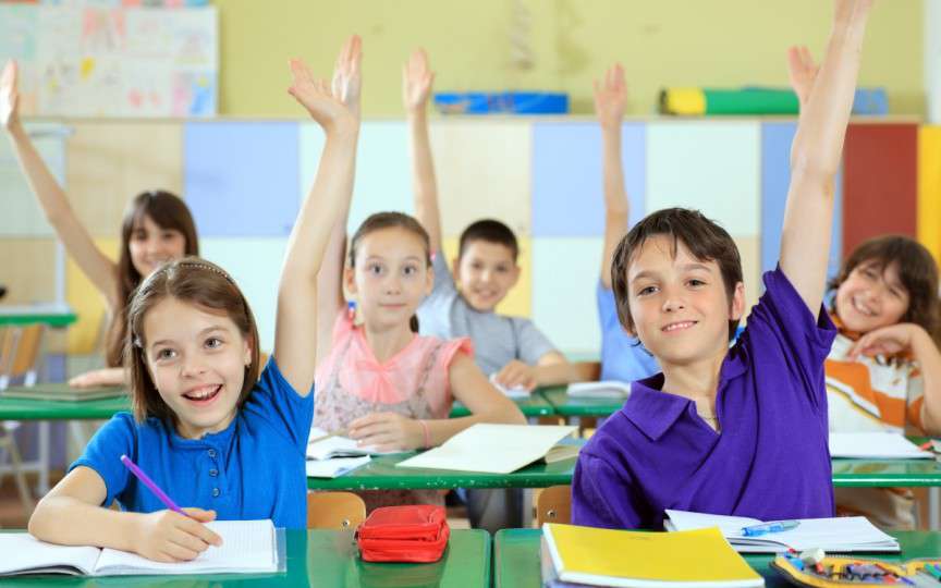 6 metode simple de a-ți ajuta copilul să aibă succes la școală