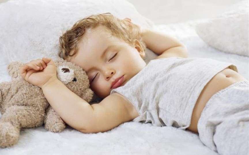Cât de important este somnul de la amiază pentru copii
