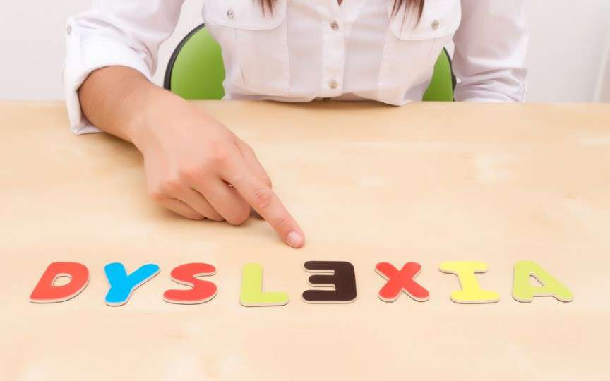Medic specialist în psihiatria copilului: Erorile frecvente de citire, care sugerează un diagnostic de dislexie se observă cel mai bine după finalizarea clasei a II-a