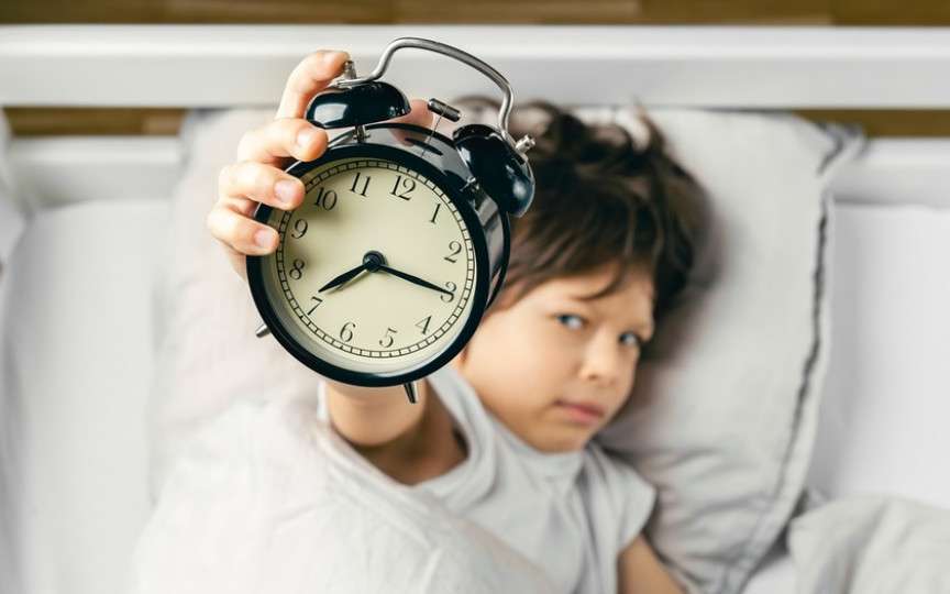 Cum să trezim copilul mai ușor, dimineața. Metoda celor 15 minute care nu dă greș