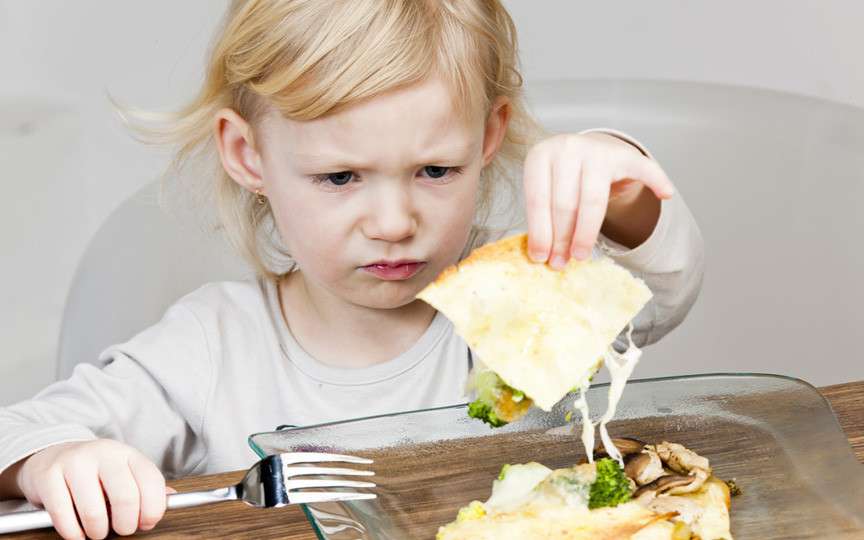 Mofturi alimentare la copii: cauze, soluții și cum să le gestionezi cu răbdare