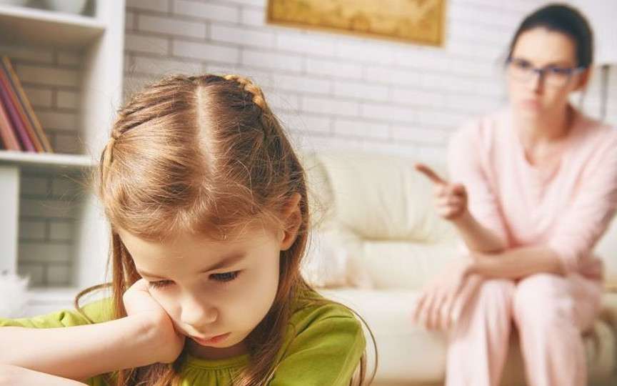 De ce NU ar trebui să ne comparăm copiii cu alții – și ce efecte are acest obicei