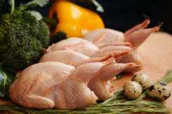 Carnea de prepeliţă versus carnea de pui: nutrienți și vitamine