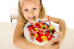 Părinții pot controla pofta de dulciuri a copilului - recomandări de la medicul nutriționist