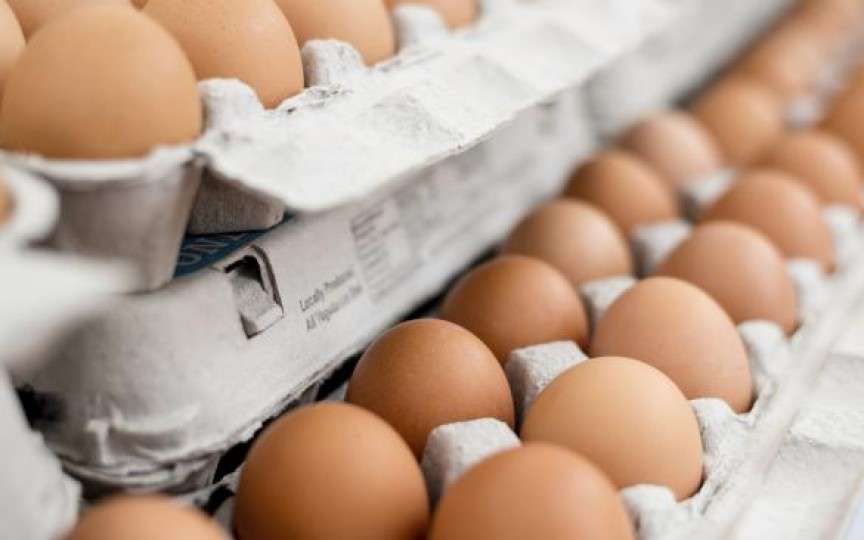 Cum îți dai seama dacă ouăle din comerț sunt proaspete